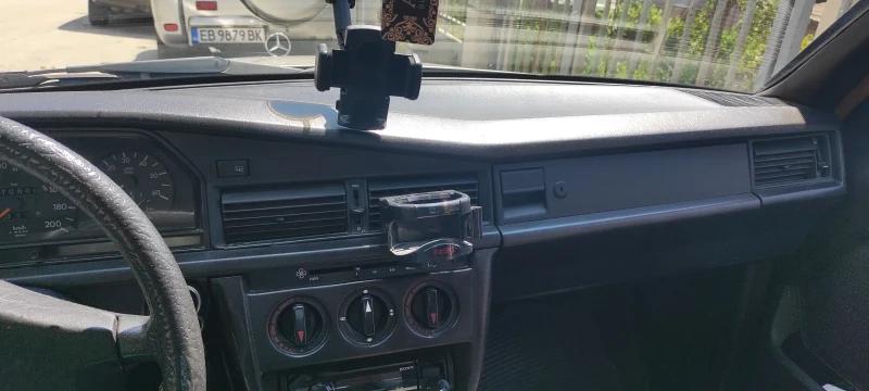Mercedes-Benz 190, снимка 12 - Автомобили и джипове - 52015537