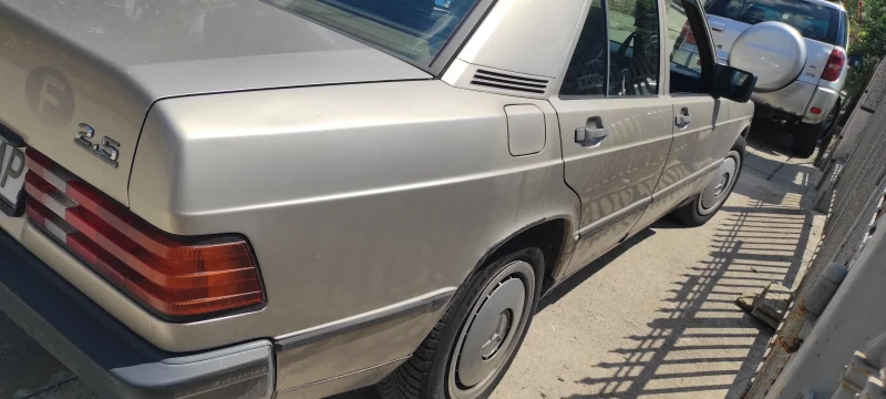 Mercedes-Benz 190, снимка 10 - Автомобили и джипове - 52015537