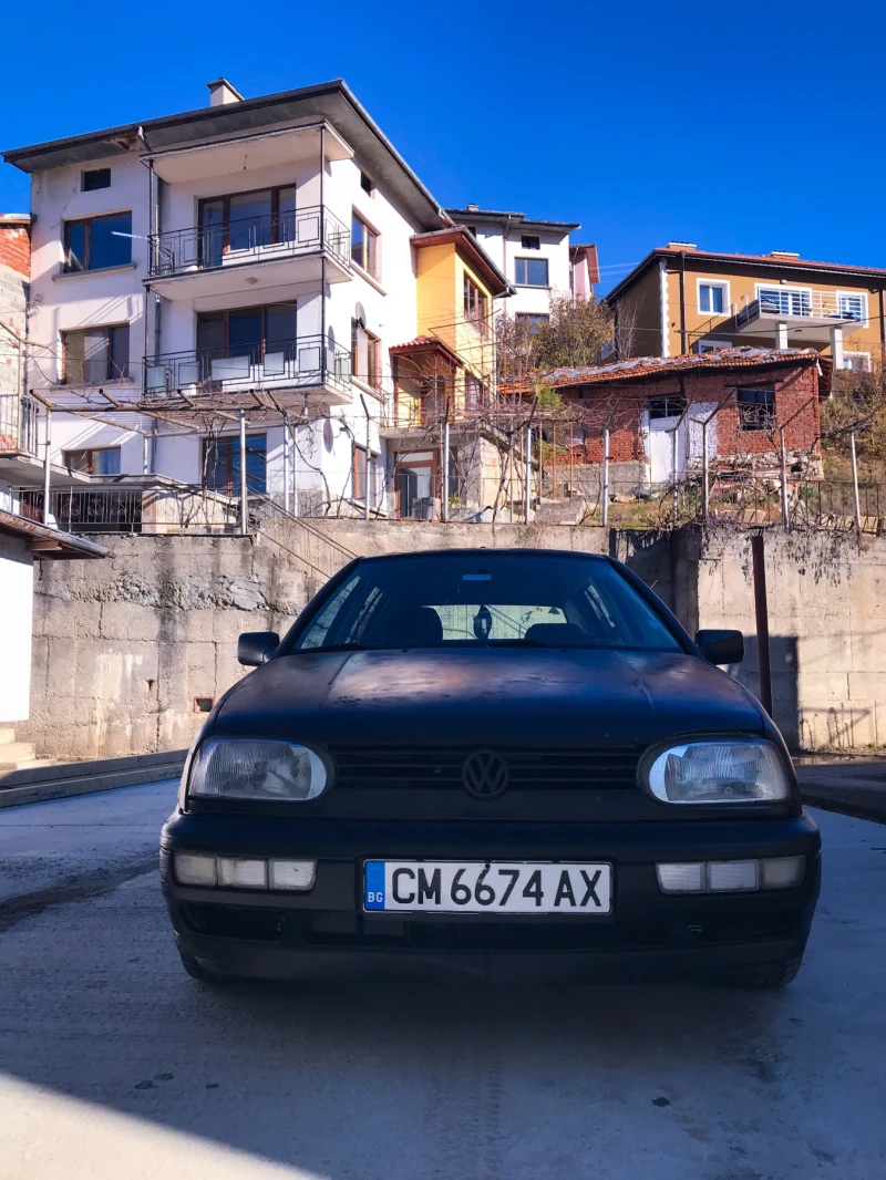 VW Golf 1.6 Газ, снимка 1 - Автомобили и джипове - 48110918