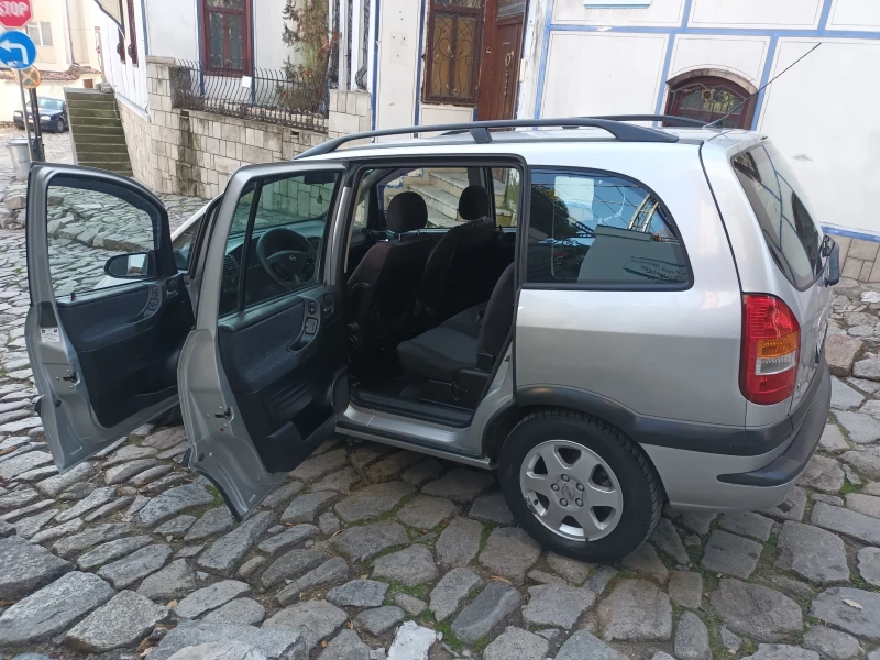 Opel Zafira 1.8 газ бензин , снимка 7 - Автомобили и джипове - 48505494