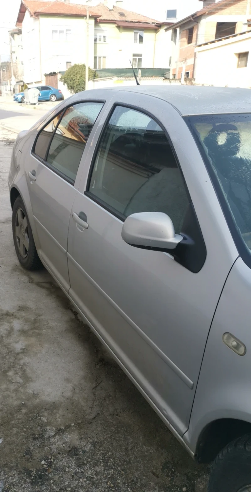 VW Bora 1.6, снимка 4 - Автомобили и джипове - 48682005