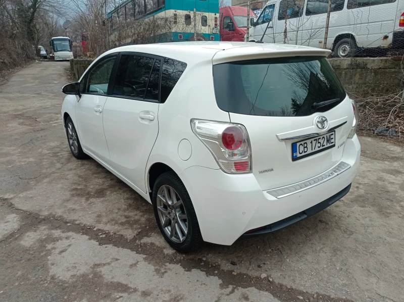 Toyota Corolla verso, снимка 4 - Автомобили и джипове - 49160073