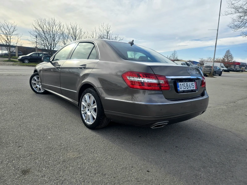 Mercedes-Benz E 350 УНИКАЛЕН/4MATIC/265hp, снимка 4 - Автомобили и джипове - 49206899