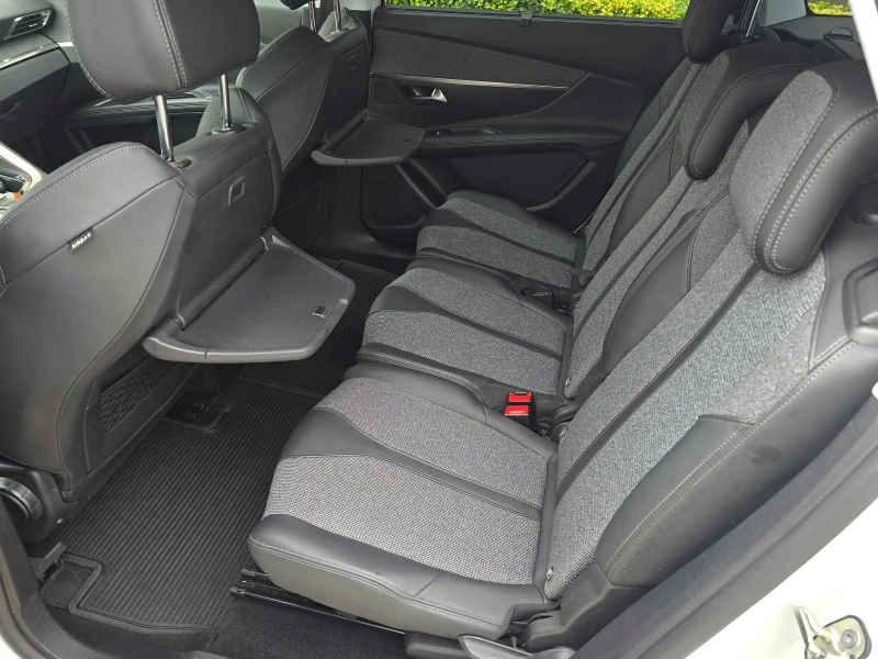 Peugeot 5008 1.6i GT-LINE 181KC.EAT8 6+ 1, снимка 13 - Автомобили и джипове - 51501211