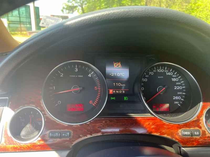 Audi A8, снимка 10 - Автомобили и джипове - 52857675