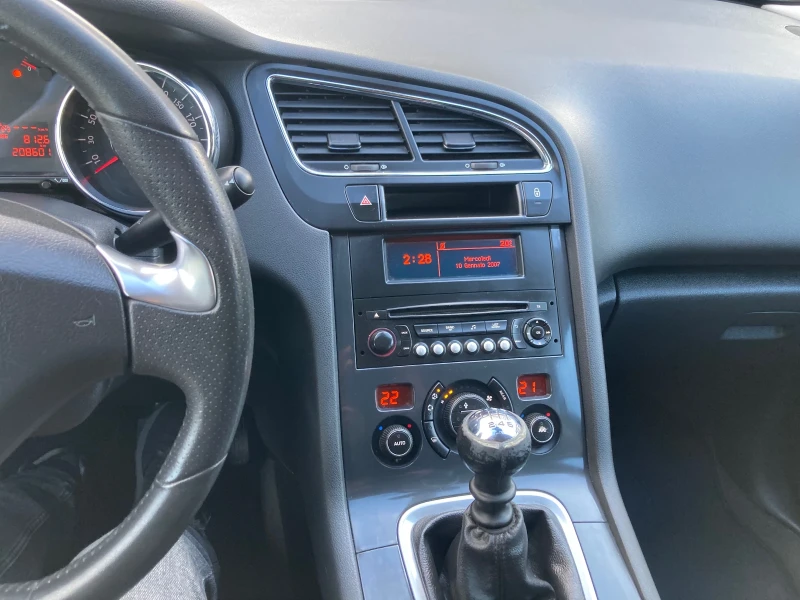 Peugeot 5008, снимка 10 - Автомобили и джипове - 52011196