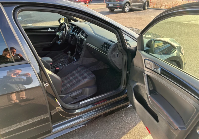 VW Golf GTI, снимка 7 - Автомобили и джипове - 52370620