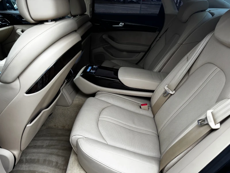Audi A8 4.2TDI quattro Distronic PANO HUD Keyless Масаж, снимка 15 - Автомобили и джипове - 53296689