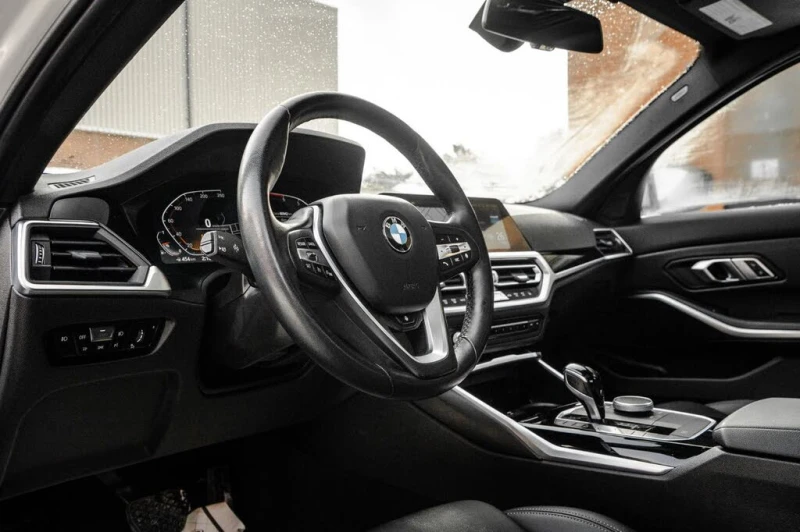BMW 330 3 Series* 330i* xDrive AWD* АвтоКредит* (ЦЕНА ДО Б, снимка 11 - Автомобили и джипове - 53562935
