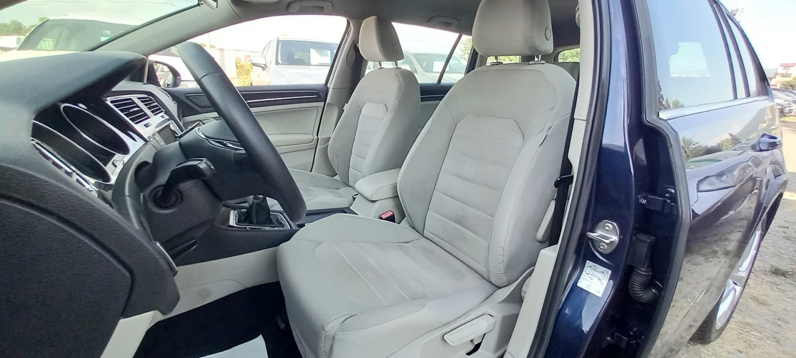 VW Golf HIGH LINE ИЗКЛЮЧИТЕЛЕН СЕРВИЗ КНИЖК УНИКAТ ОБСЛУЖН - изображение 8