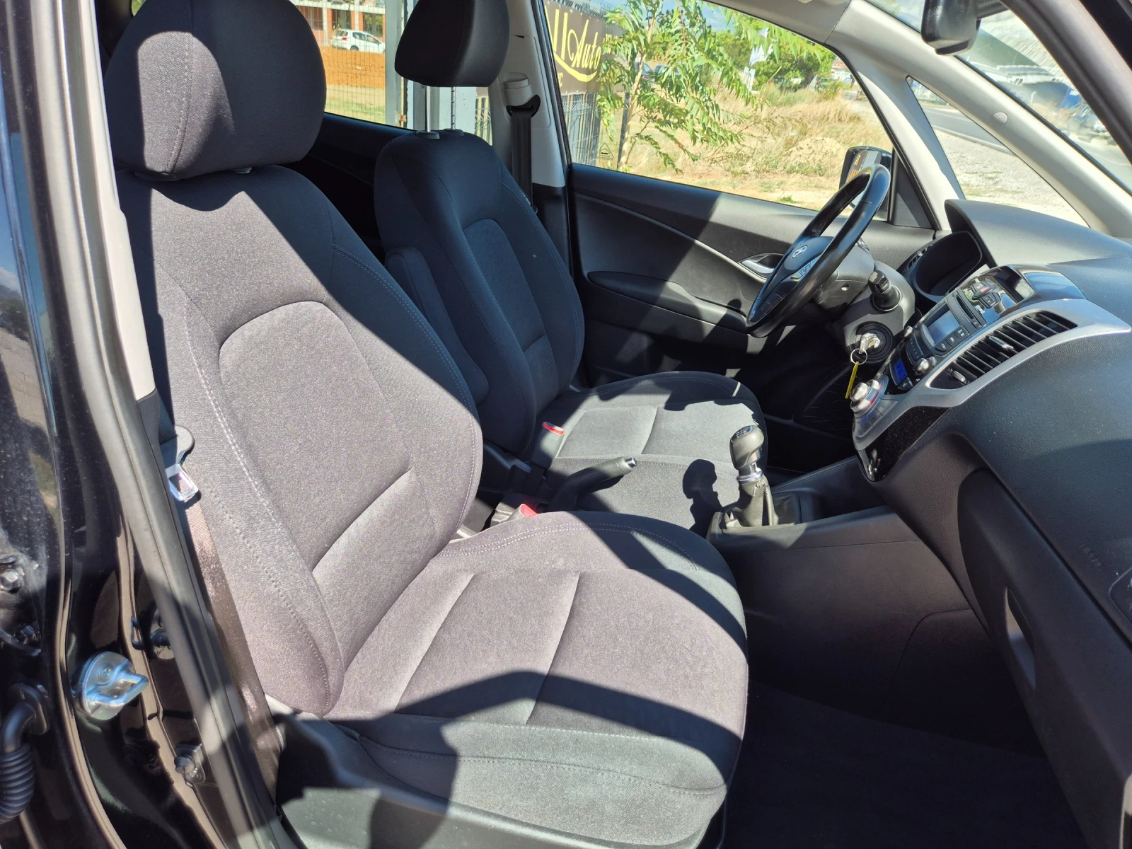 Hyundai Ix20 1.6 DIESEL EURO6 - изображение 9