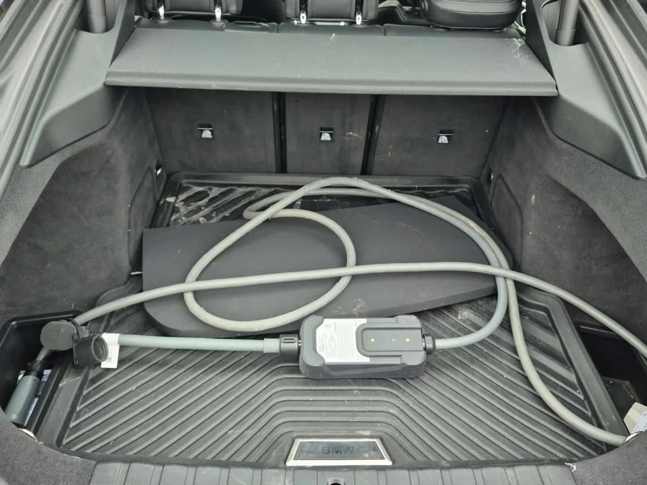 BMW i4  | EDRIVE40 | ПАМЕТ | ПОДГРЕВИ | CARFAX, снимка 15 - Автомобили и джипове - 53708084