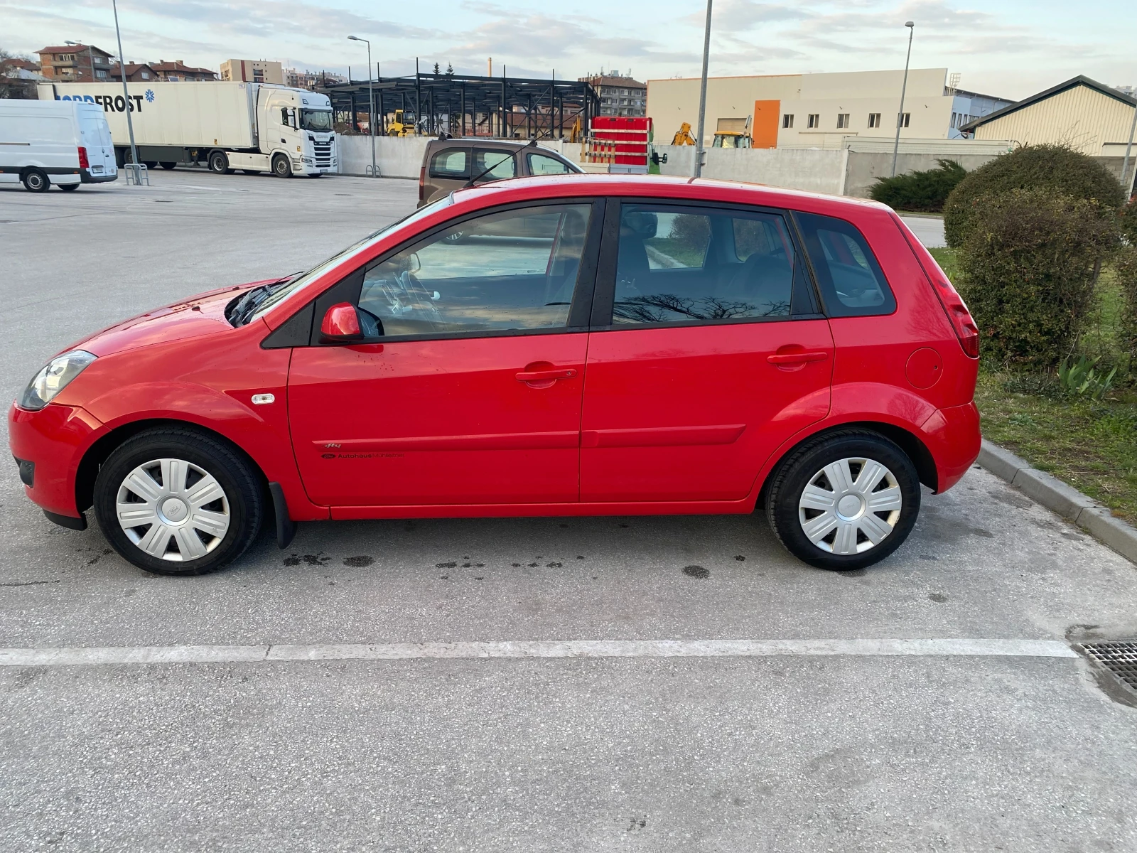 Ford Fiesta 1.3 i, снимка 5 - Автомобили и джипове - 54007170