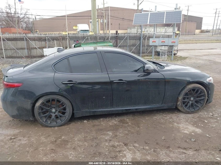 Alfa Romeo Giulia 2.0l Ti Rwd, снимка 13 - Автомобили и джипове - 54034659