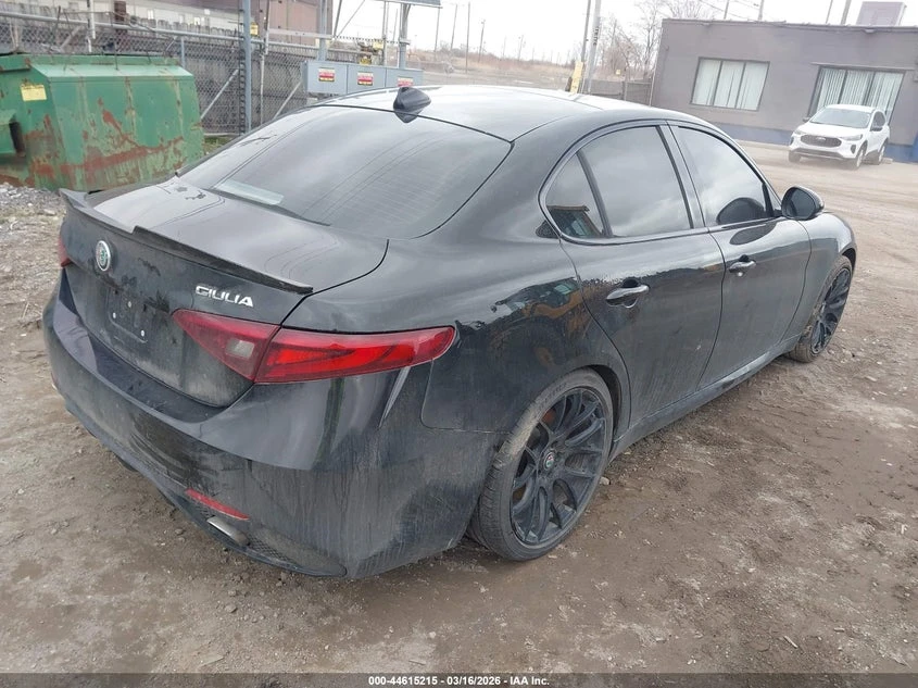 Alfa Romeo Giulia 2.0l Ti Rwd, снимка 4 - Автомобили и джипове - 54034659