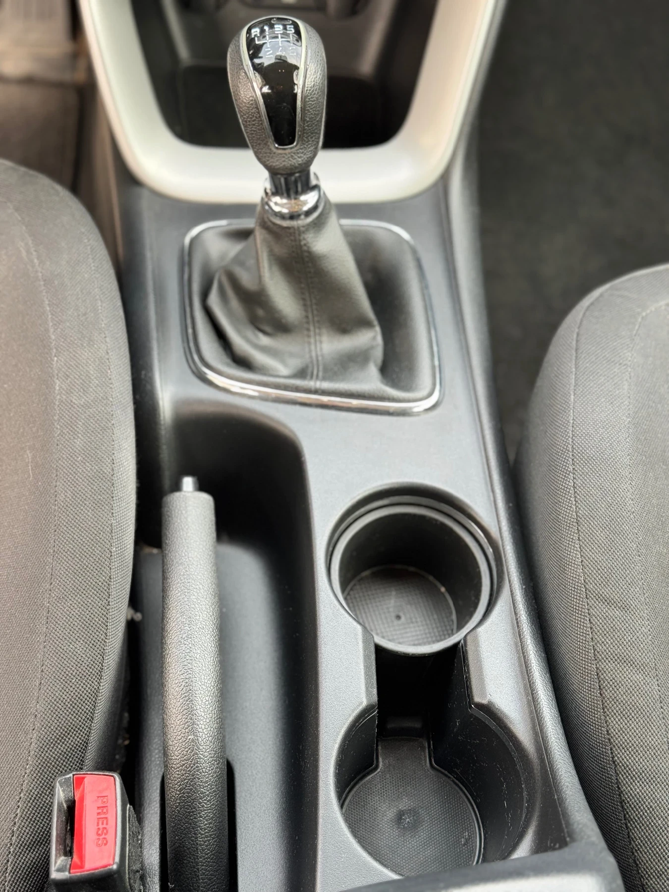 Kia Ceed 1.4 CRDI, снимка 9 - Автомобили и джипове - 54181468