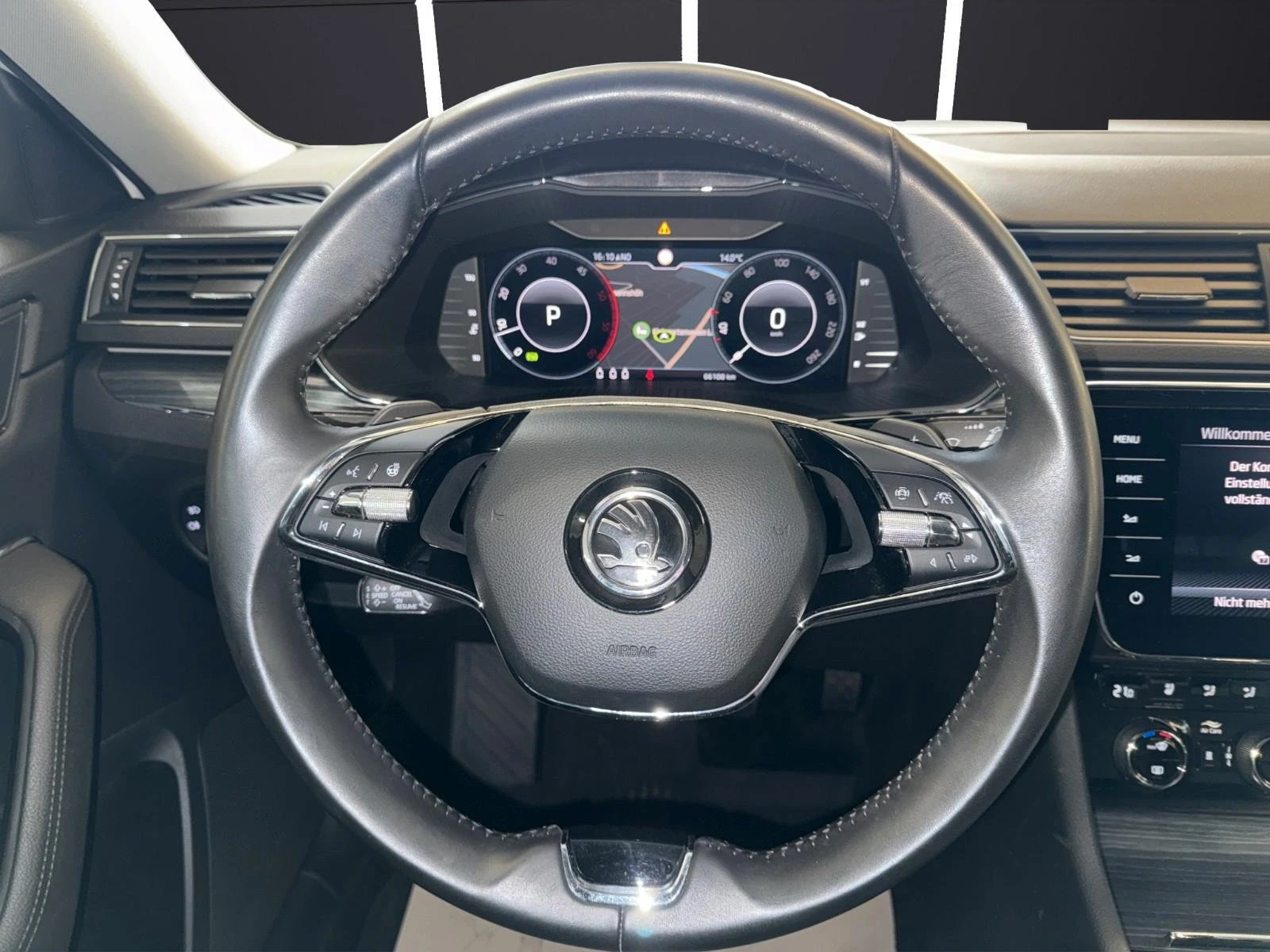 Skoda Superb PREMIUM/190HP/4X4/MATRIX/DSG/CAM/KLESS/320z, снимка 10 - Автомобили и джипове - 54270239