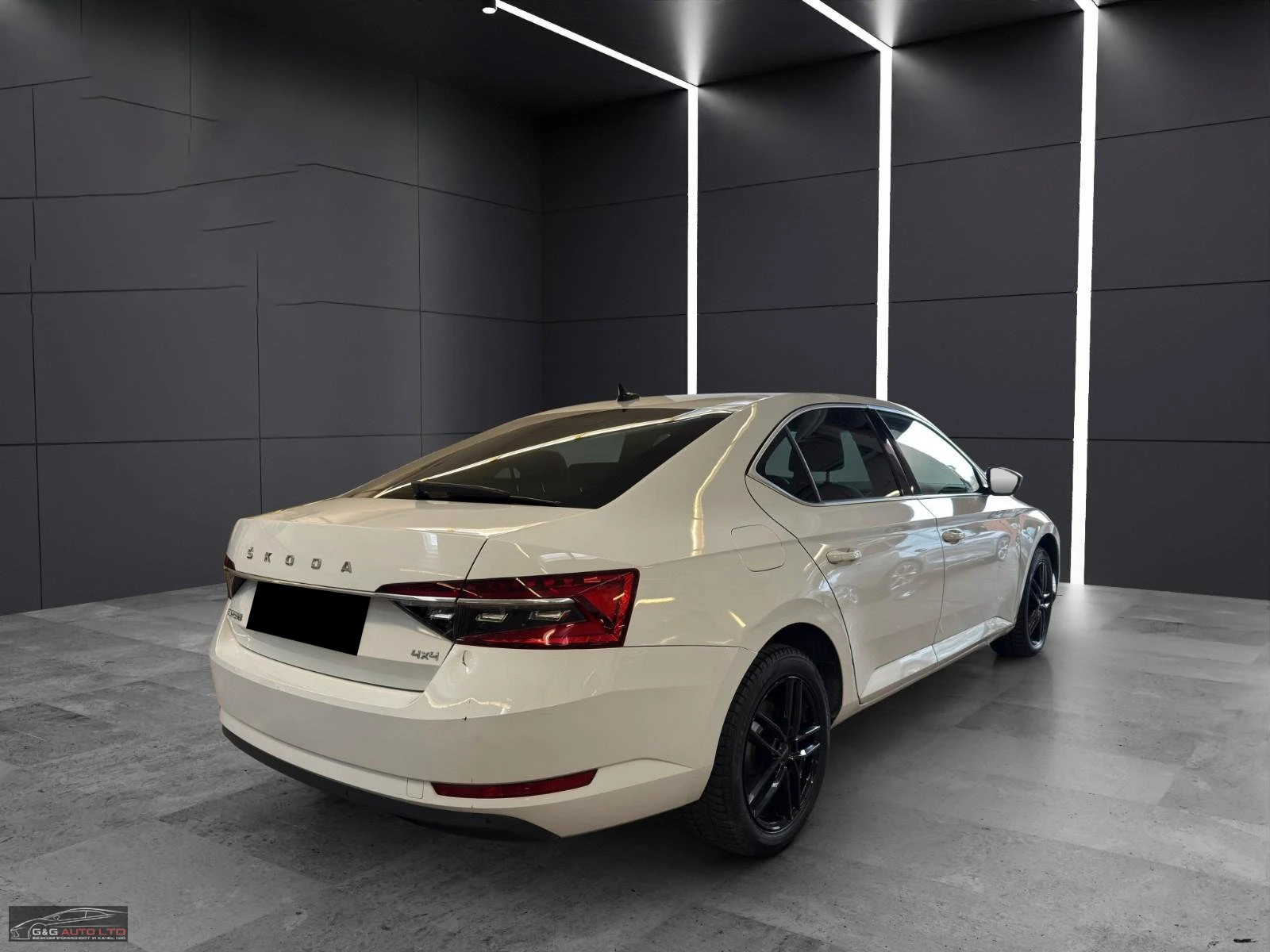 Skoda Superb PREMIUM/190HP/4X4/MATRIX/DSG/CAM/KLESS/320z, снимка 7 - Автомобили и джипове - 54270239