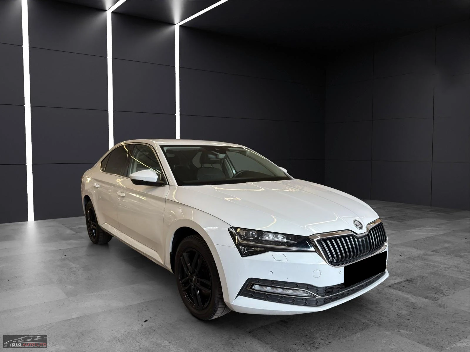 Skoda Superb PREMIUM/190HP/4X4/MATRIX/DSG/CAM/KLESS/320z, снимка 5 - Автомобили и джипове - 54270239