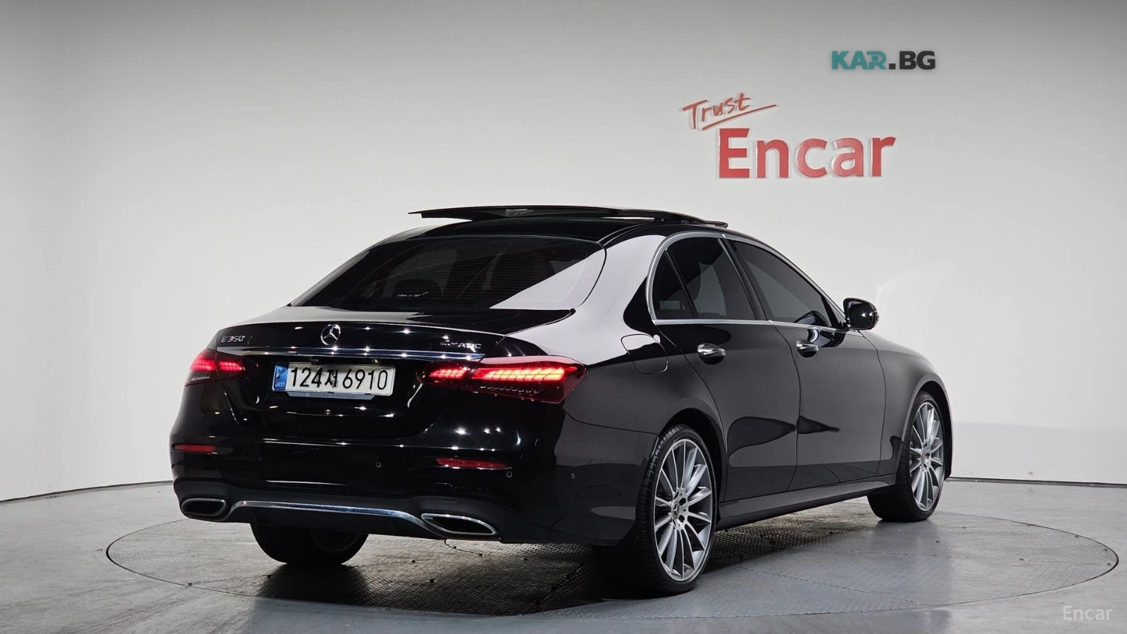 Mercedes-Benz E 350 AMG-LINE* 4MATIC* FULL-ASSISTS* BURMESTER* , снимка 3 - Автомобили и джипове - 54945388