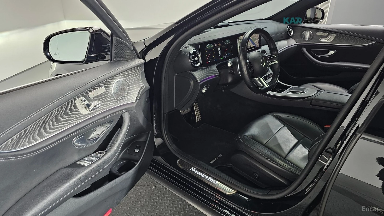 Mercedes-Benz E 350 AMG-LINE* 4MATIC* FULL-ASSISTS* BURMESTER* , снимка 5 - Автомобили и джипове - 54945388