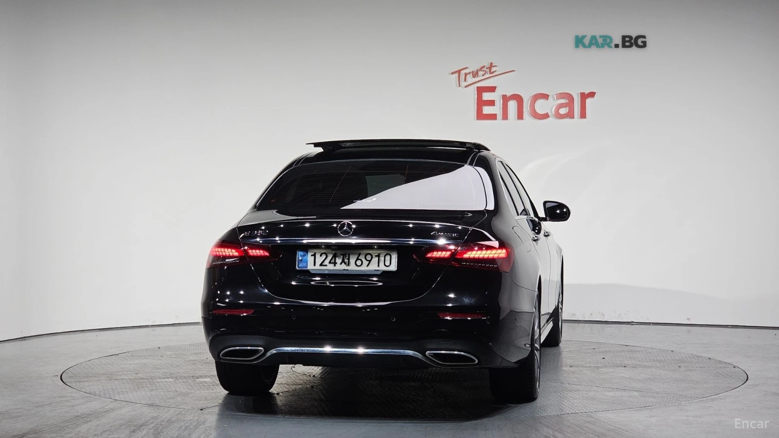 Mercedes-Benz E 350 AMG-LINE* 4MATIC* FULL-ASSISTS* BURMESTER* , снимка 4 - Автомобили и джипове - 54945388