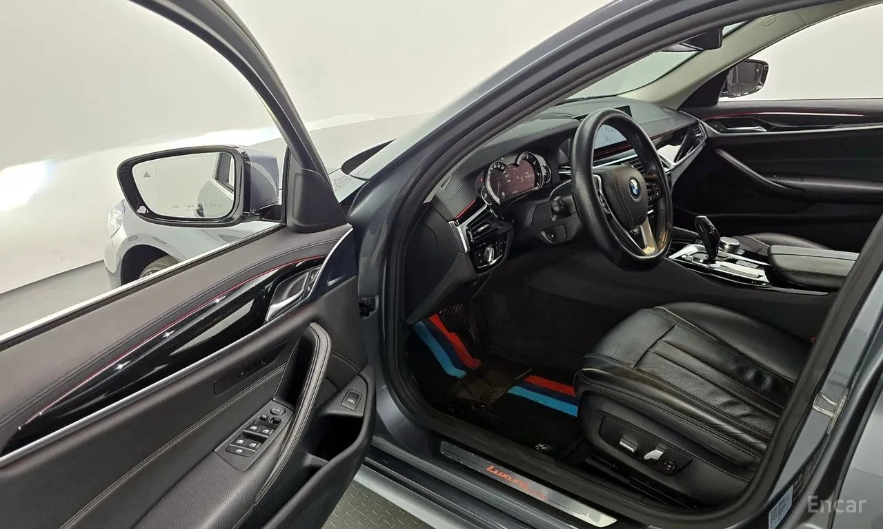 BMW 520 520d Luxury Special Edition, снимка 9 - Автомобили и джипове - 55629437