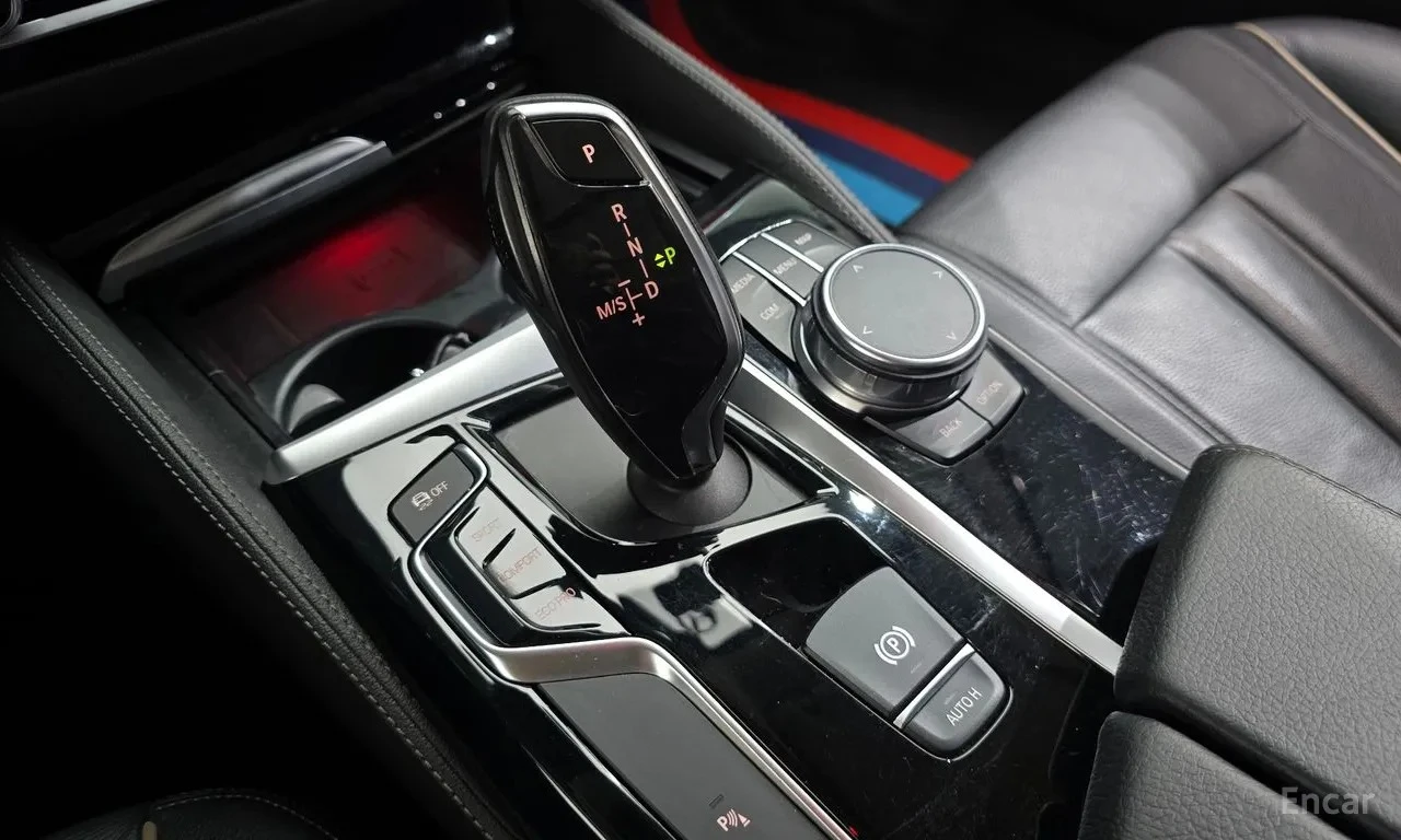 BMW 520 520d Luxury Special Edition, снимка 8 - Автомобили и джипове - 55629437