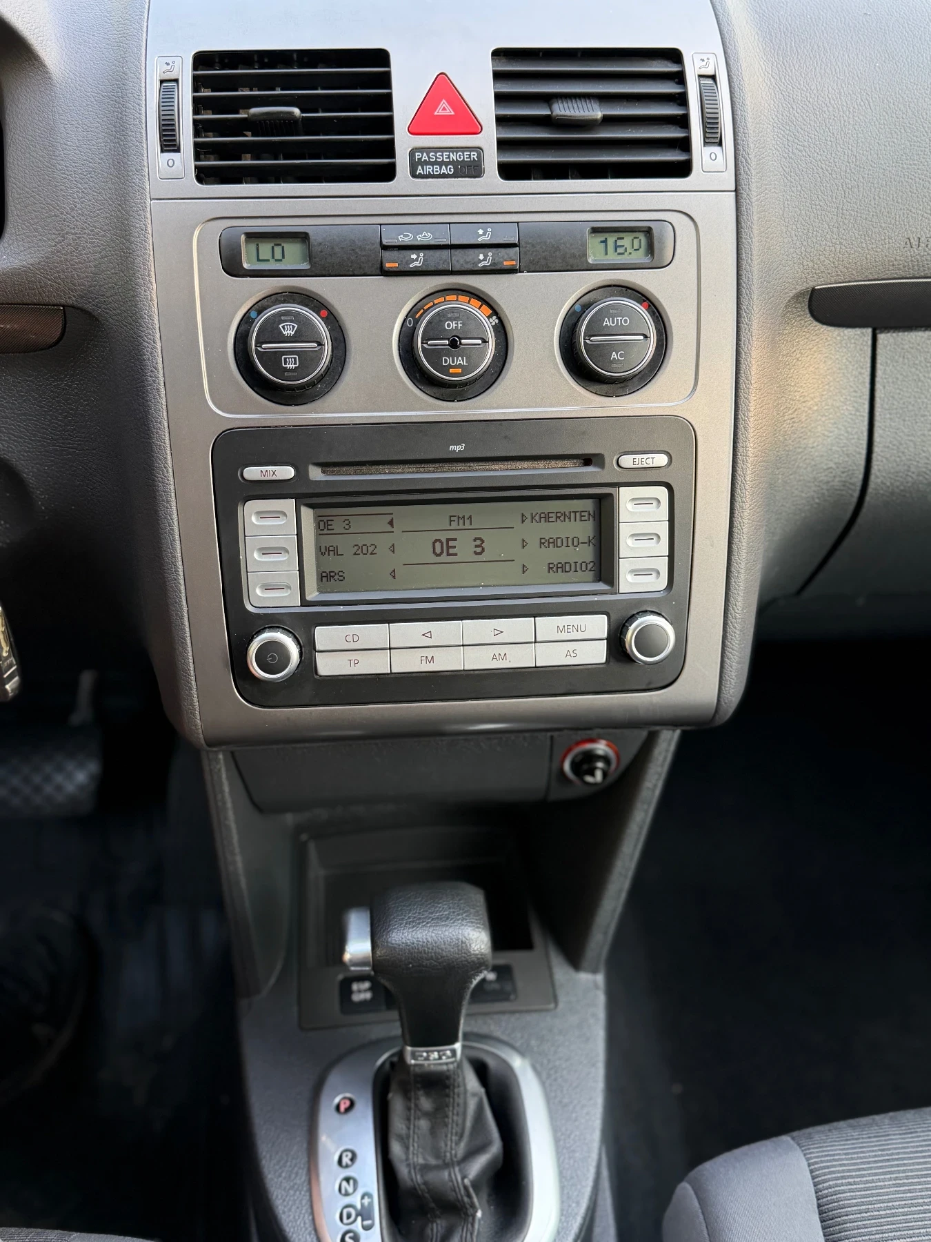 VW Touran 1.9* TDI* , снимка 9 - Автомобили и джипове - 55904402