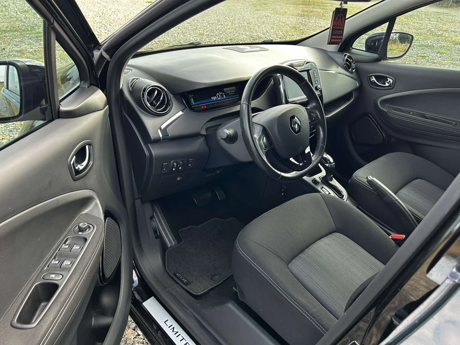 Renault Zoe 41kwh, снимка 9 - Автомобили и джипове - 55975800