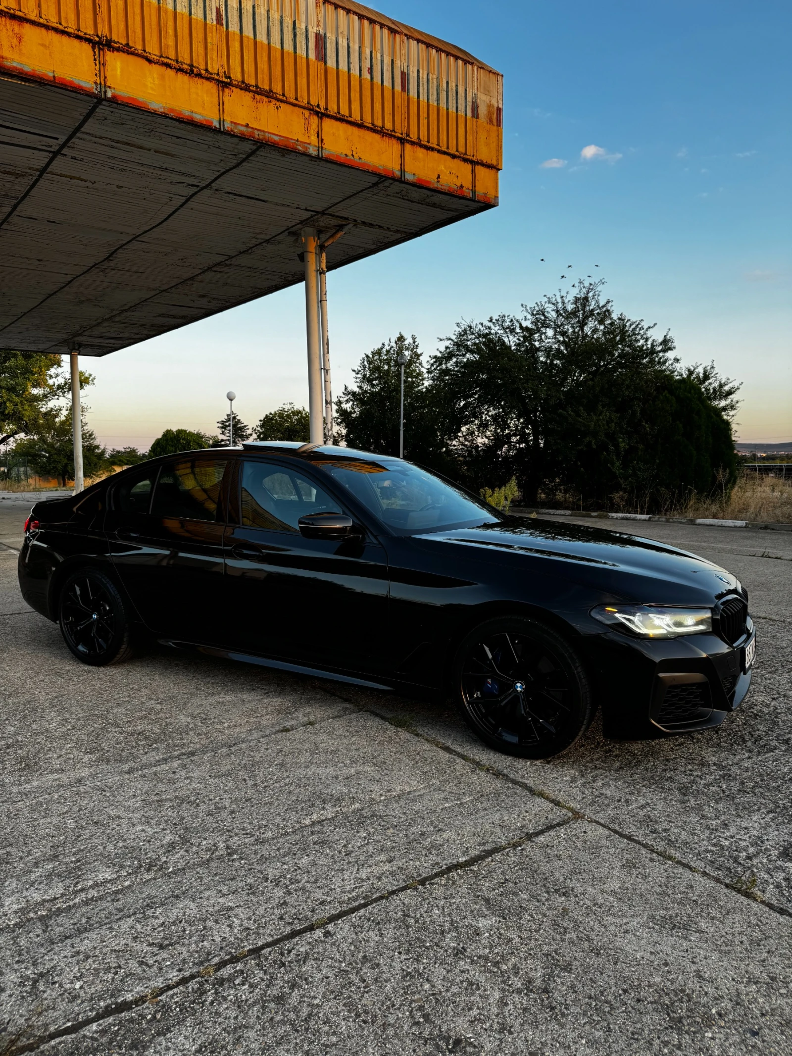 BMW 540 xDrive/Shadow Line/Massage/1Собственик, снимка 3 - Автомобили и джипове - 56136585