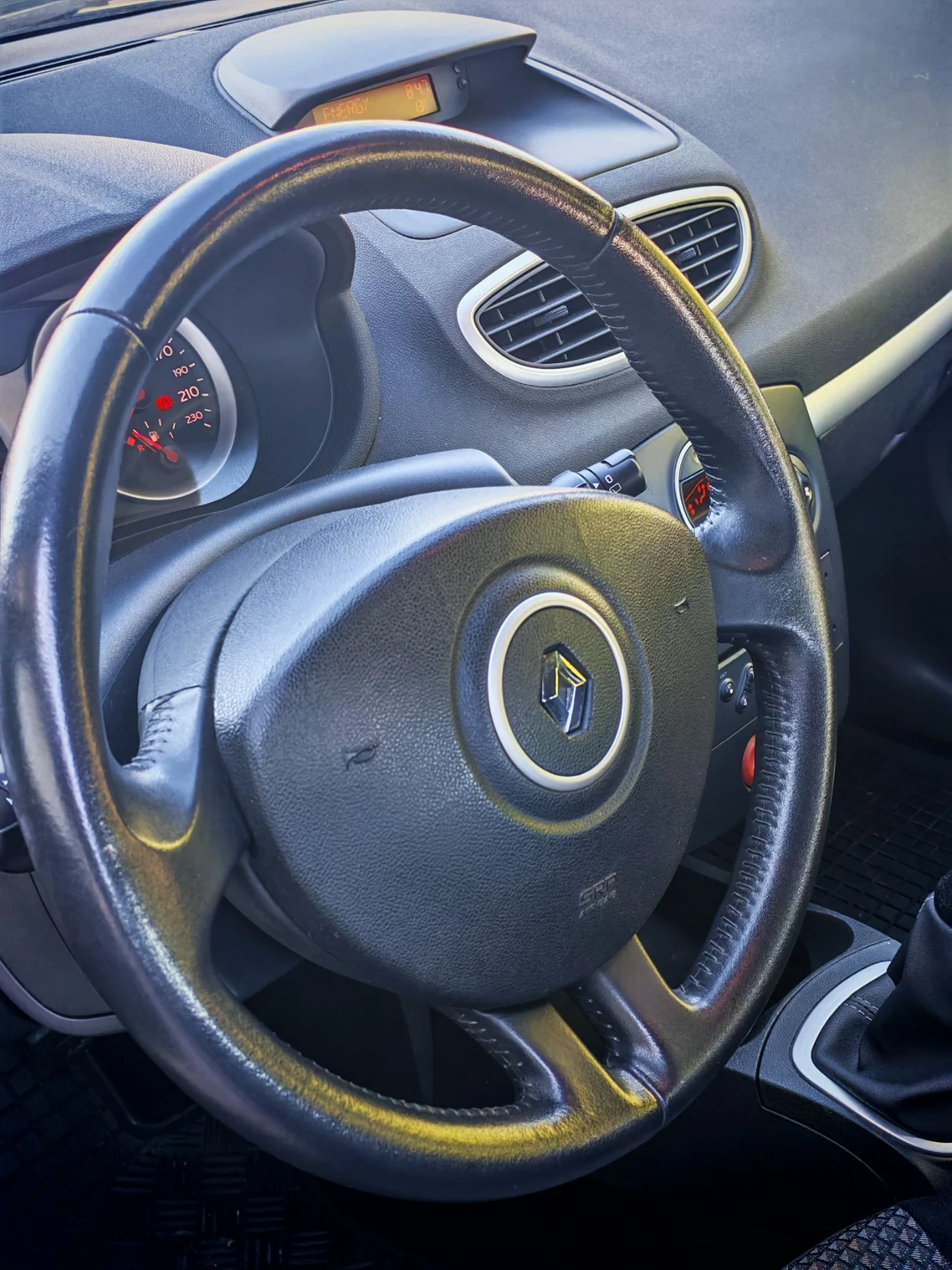 Renault Clio 1.5 дизел 2006, снимка 13 - Автомобили и джипове - 56540766