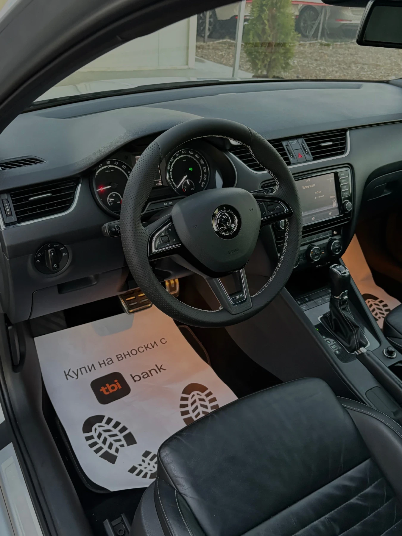 Skoda Octavia VRS!Keyless!Distronic!Swiss!, снимка 8 - Автомобили и джипове - 56738302