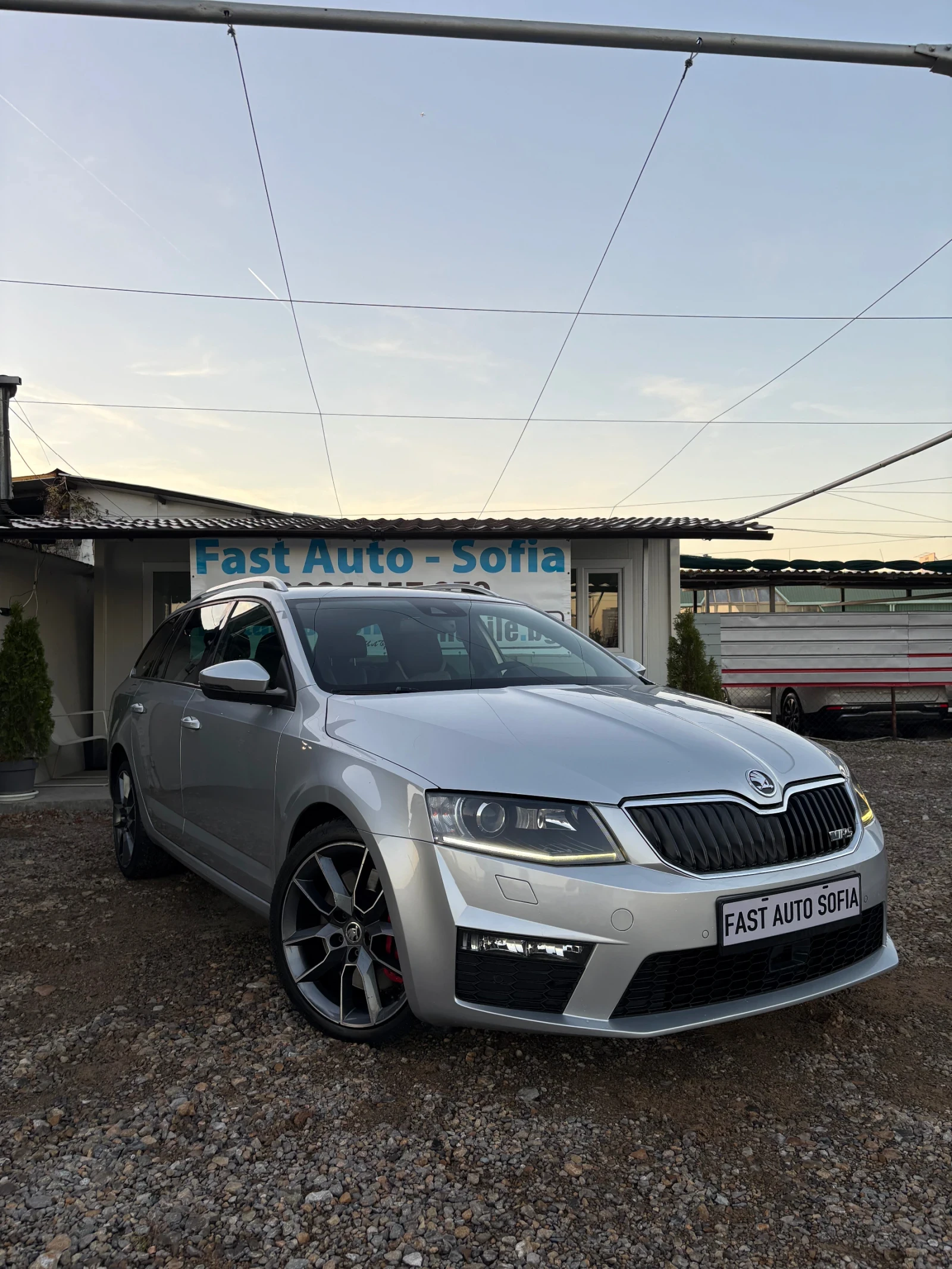 Skoda Octavia VRS!Keyless!Distronic!Swiss!, снимка 3 - Автомобили и джипове - 56738302