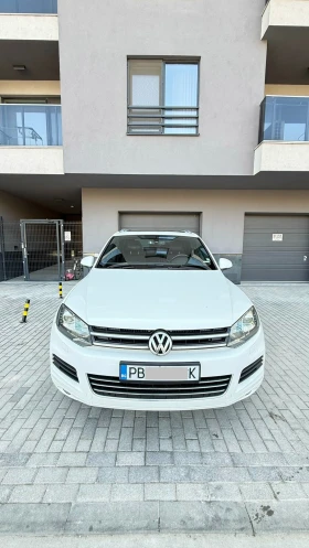 VW Touareg 4.2TDI-V8 340k.c DISTRONIC PANO - 11000 € / 21514.13 лв. - 70306622 2