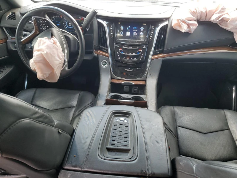 Cadillac Escalade, снимка 8 - Автомобили и джипове - 47970972