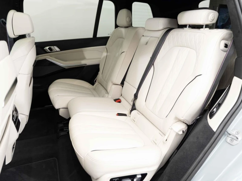 BMW X7 40d xDrive M-Sport , снимка 10 - Автомобили и джипове - 52576920