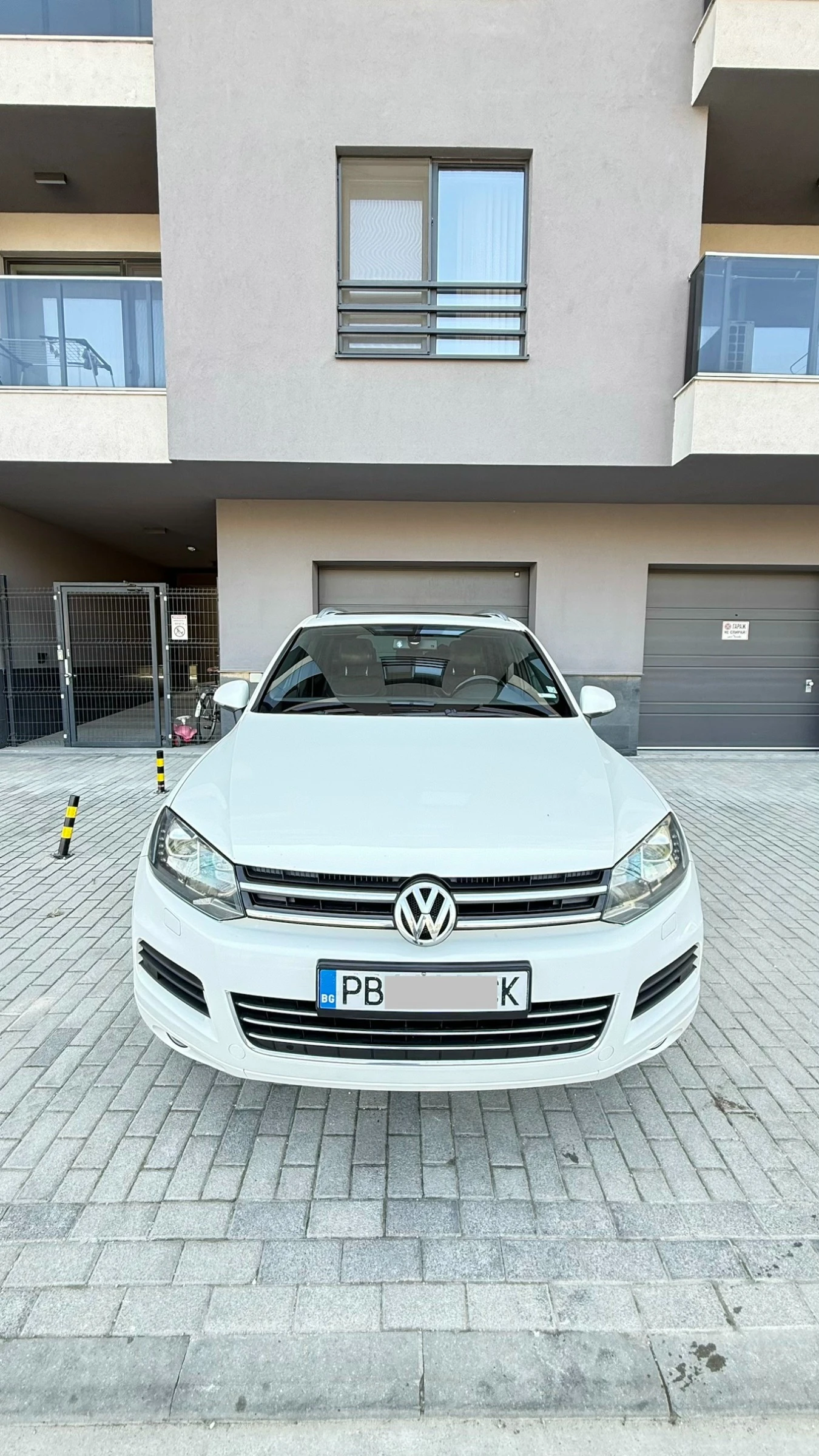 VW Touareg 4.2TDI-V8 340k.c DISTRONIC PANO, снимка 2 - Автомобили и джипове - 53841139