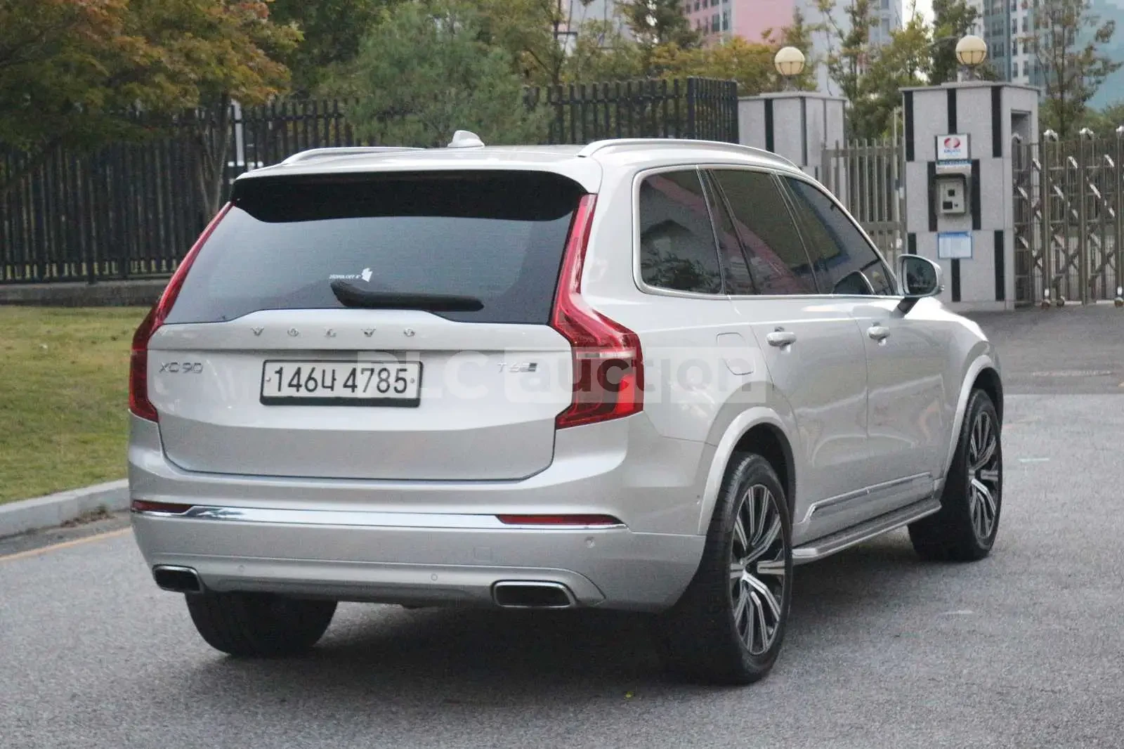Volvo Xc90 T6 INSCRIPTION/ДИСТРОНИК/7 МЕСТНА/ПАНО/BOWERS/ОБДУ, снимка 4 - Автомобили и джипове - 54045718