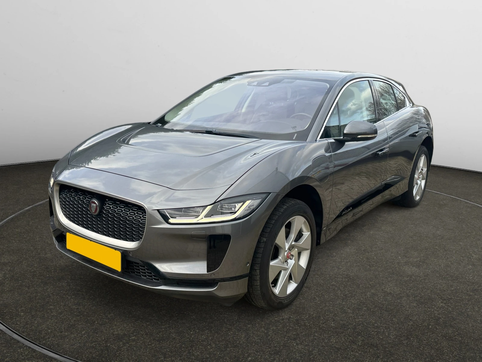 Jaguar I-Pace 90 kWh SE, снимка 2 - Автомобили и джипове - 54190483