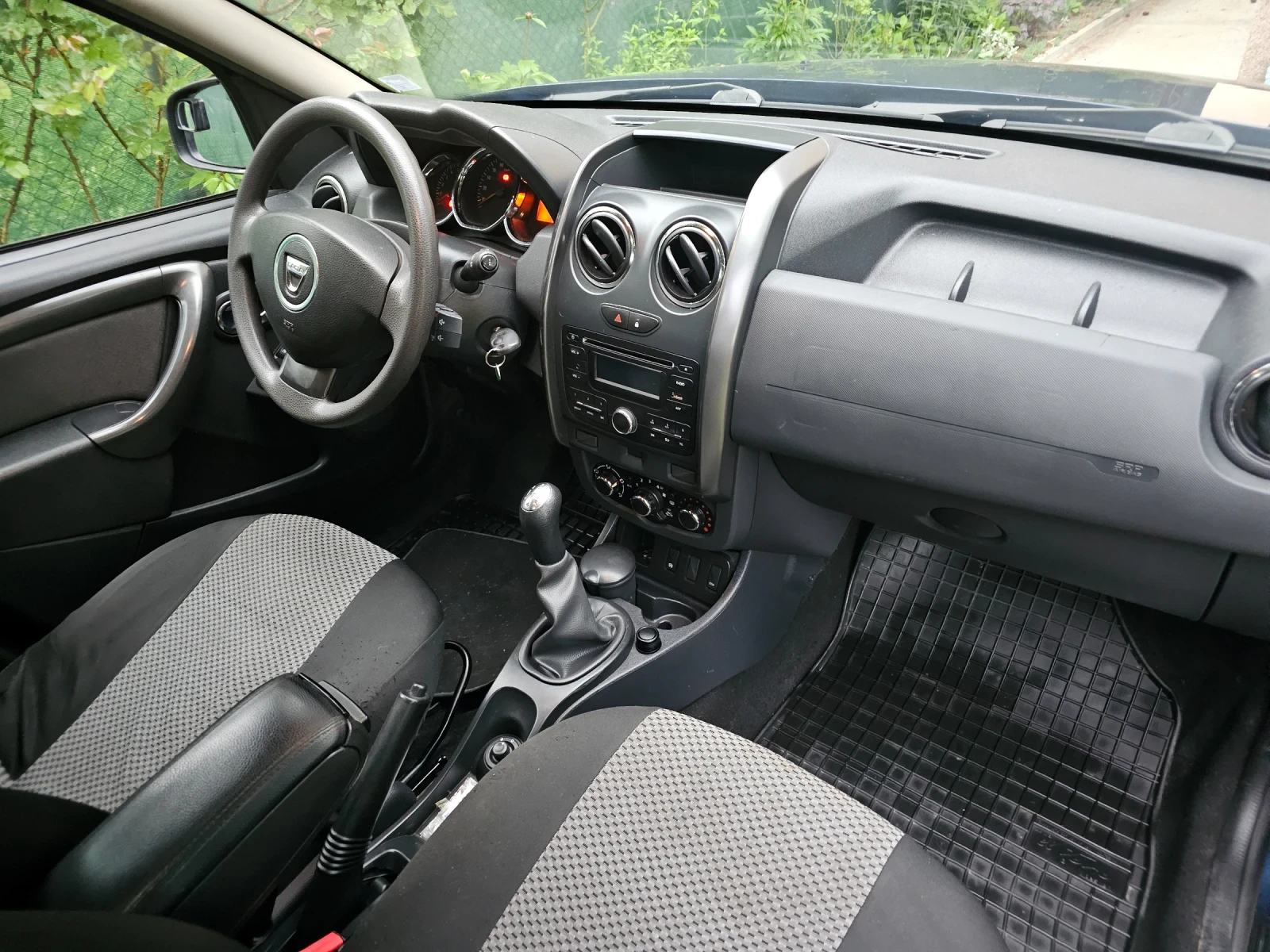 Dacia Duster, снимка 6 - Автомобили и джипове - 54589977