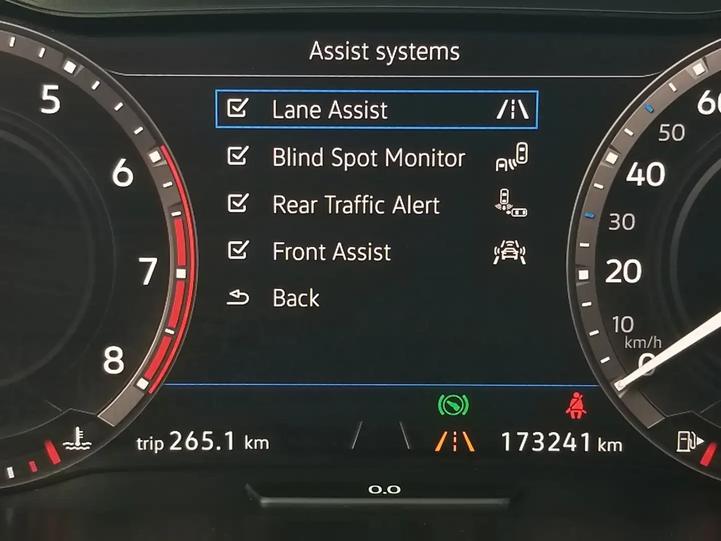 VW Tiguan HIGHLINE* 4MOTION* DISTRONIC*  ПОДГРЕВ* ПАНОРАМА, снимка 12 - Автомобили и джипове - 55188658