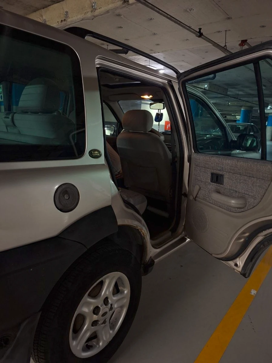 Land Rover Freelander, снимка 9 - Автомобили и джипове - 56371197