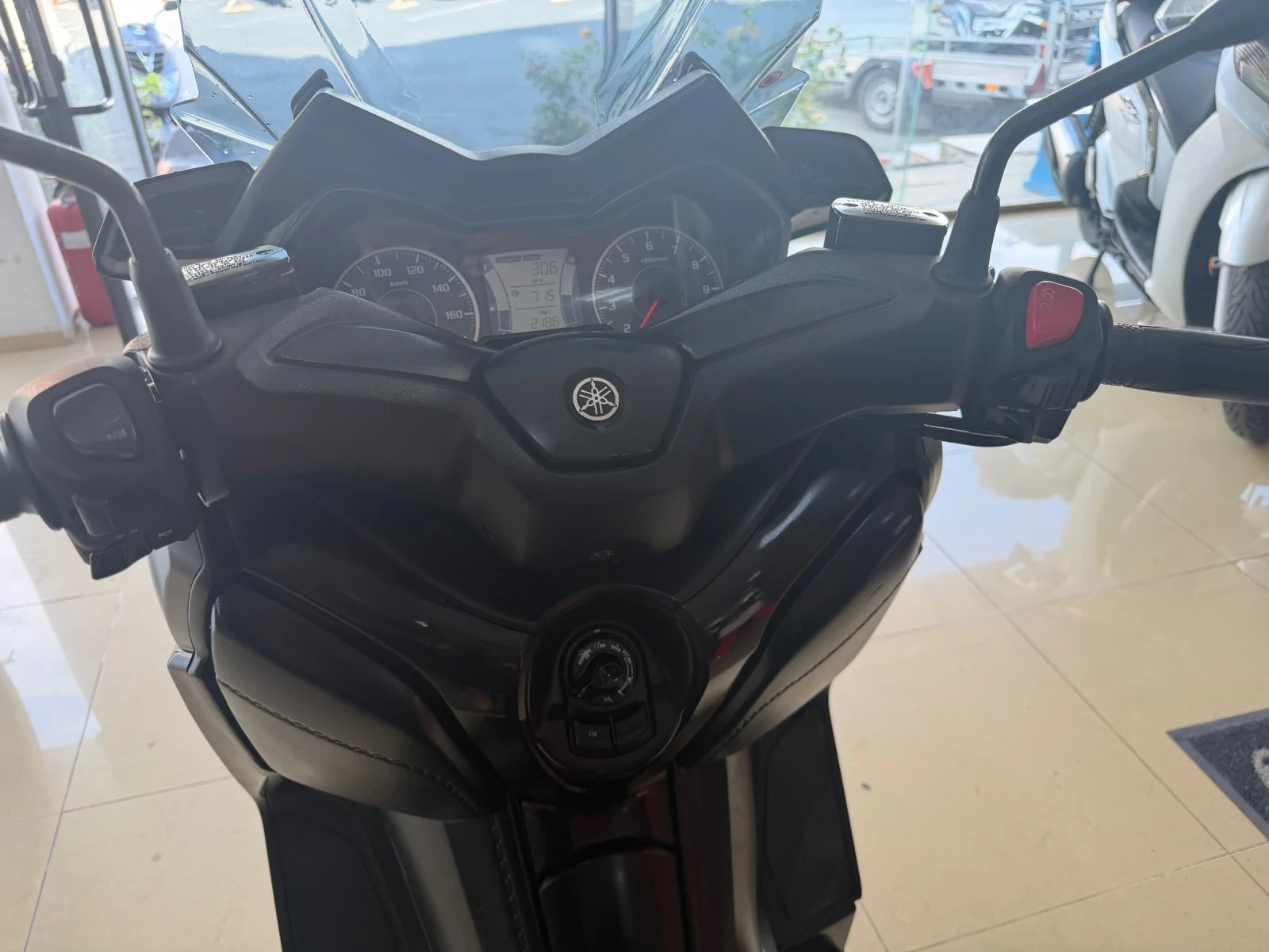 Yamaha X-max 300 ABS TC, снимка 14 - Мотоциклети и мототехника - 55446984