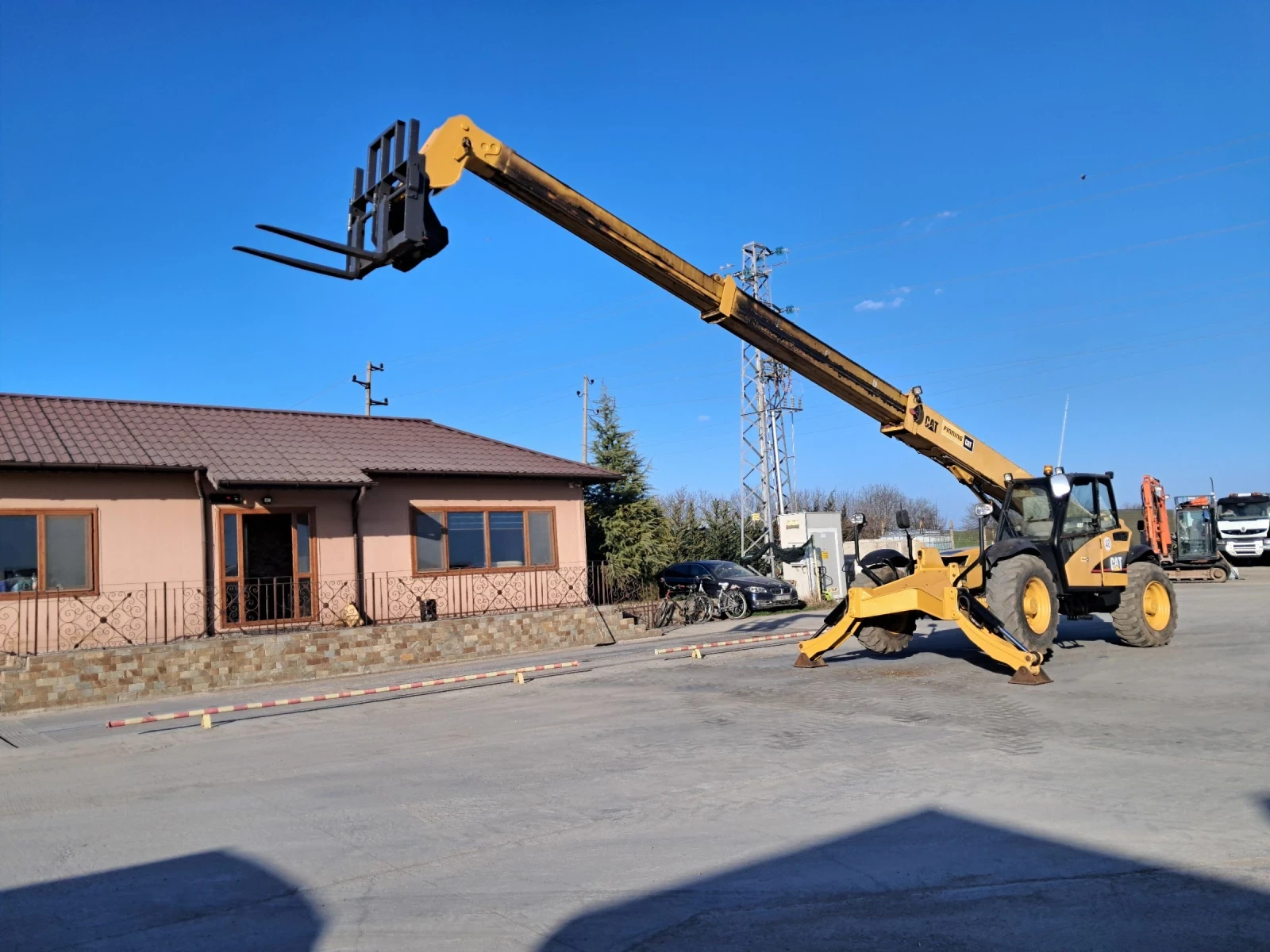 Телескопични товарачи Caterpillar ТН360В, снимка 4 - Индустриална техника - 53831525