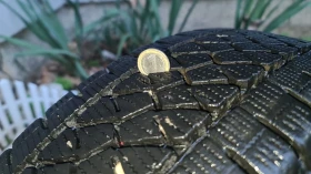 Гуми Зимни 195/70R15, снимка 3 - Гуми и джанти - 52728740