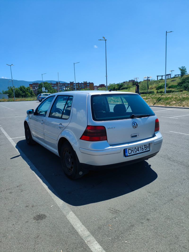 VW Golf, снимка 1 - Автомобили и джипове - 46101493