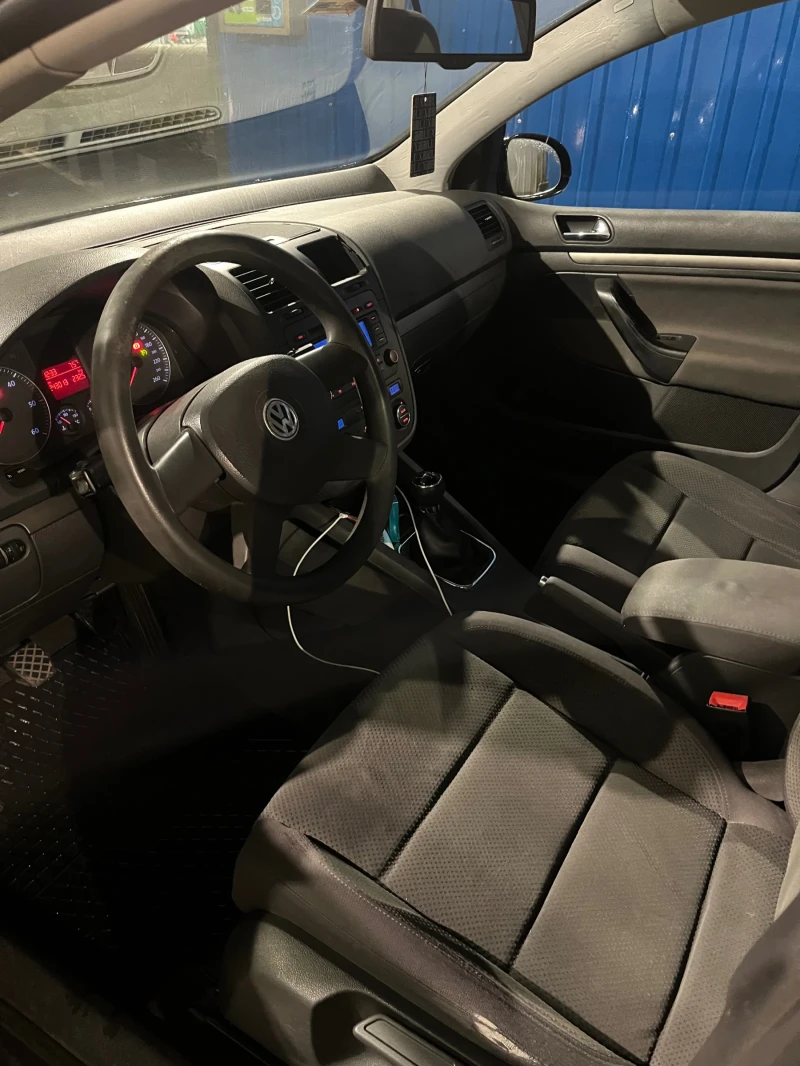 VW Golf 1.9 TDI, снимка 9 - Автомобили и джипове - 48098170