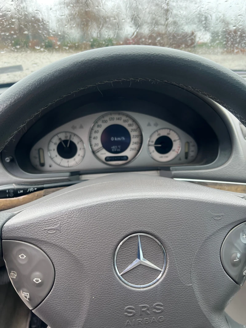 Mercedes-Benz E 320, снимка 10 - Автомобили и джипове - 49333231