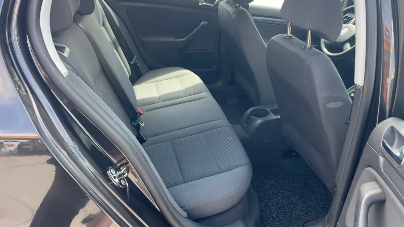 VW Golf 1.9tdi, снимка 15 - Автомобили и джипове - 50596529